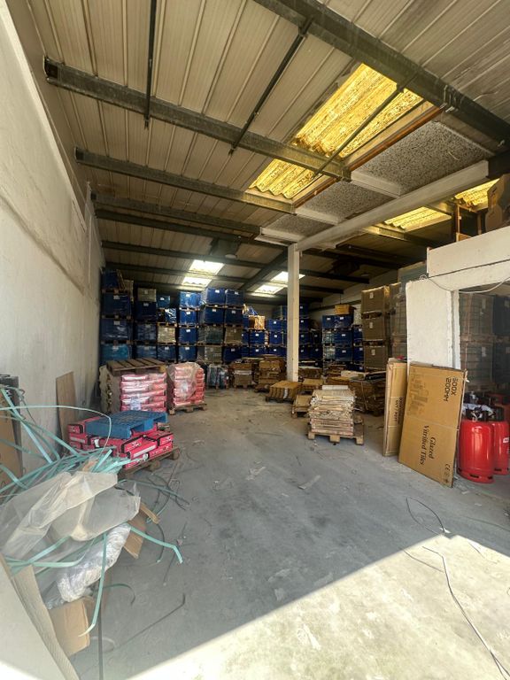 Property photo 1 of 4 Prime Southall Warehouse To Let – Ub2