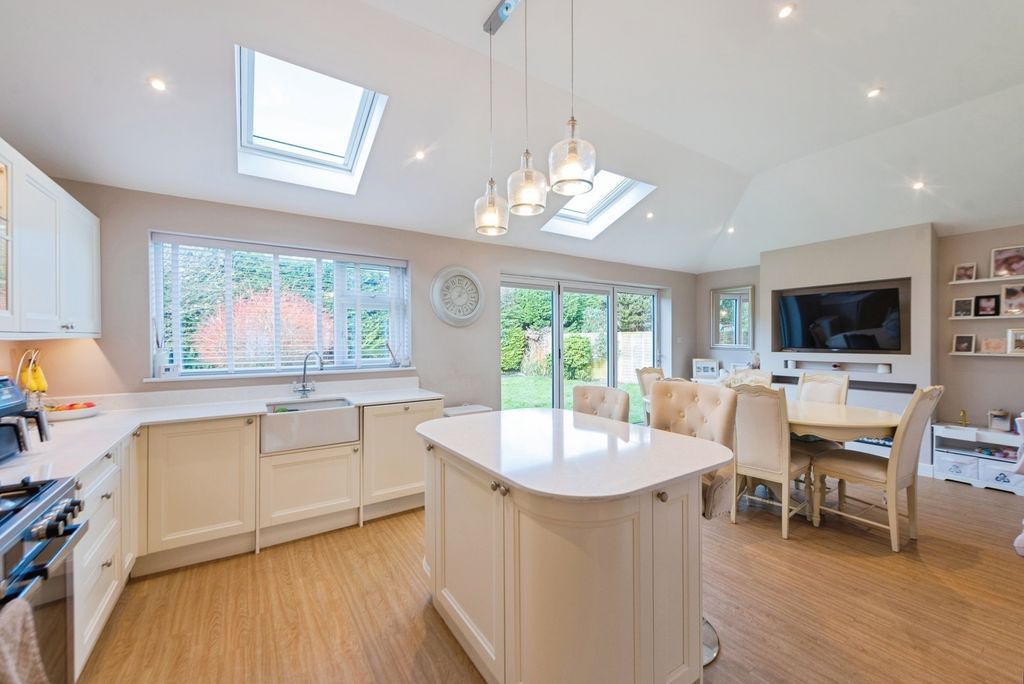 Property photo 1 of 19 Pbox-Img.Jpg