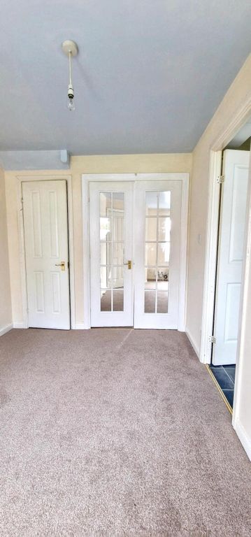 Property photo 3 of 13 Photo 9