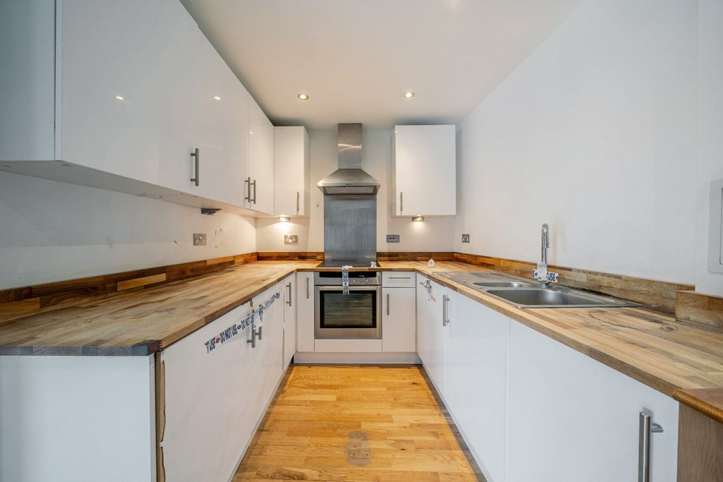 Property photo 3 of 10 1498529-8-6A68A7c...