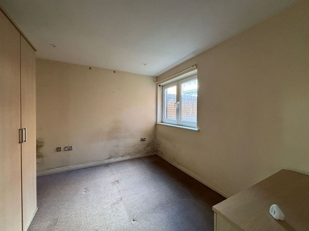 Property photo 3 of 6