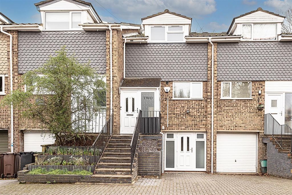 Property photo 1 of 12 3-Granby-Court-23-Crop.Jpg