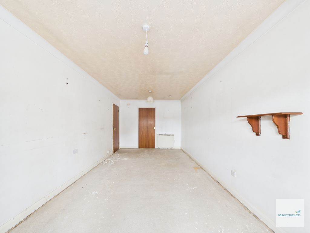 Property photo 3 of 13 Cam03394G0-Pr0383-Still002