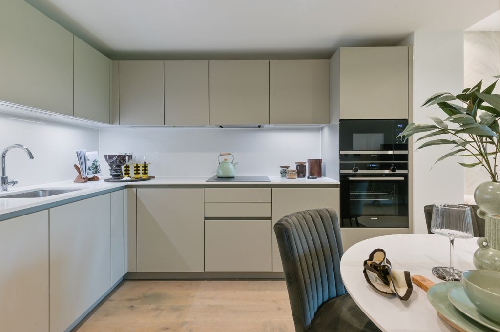 Property photo 1 of 9 Empire House