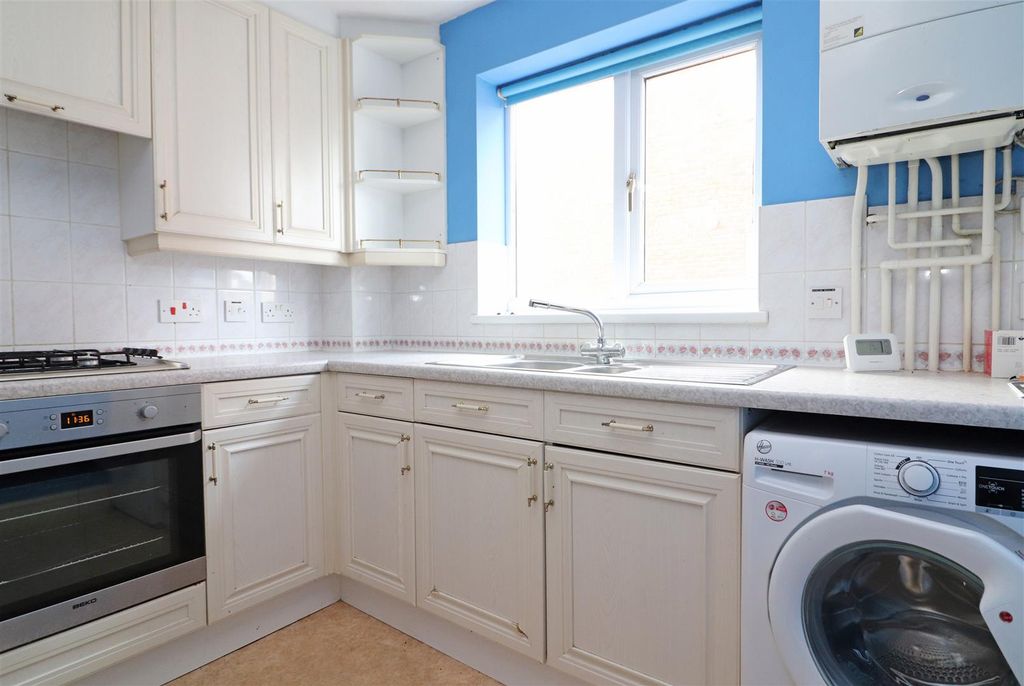 Property photo 3 of 7