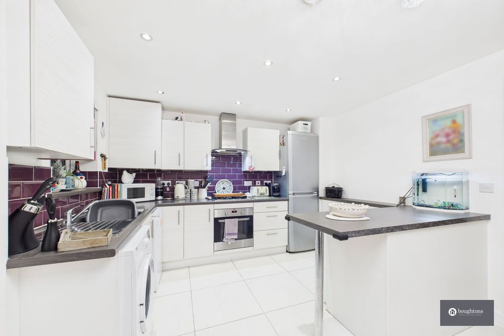 Property photo 3 of 23