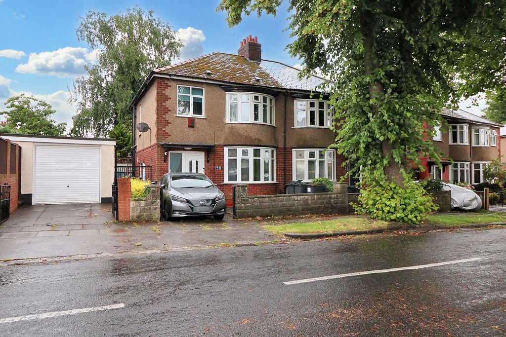 Property photo 2 of 18
