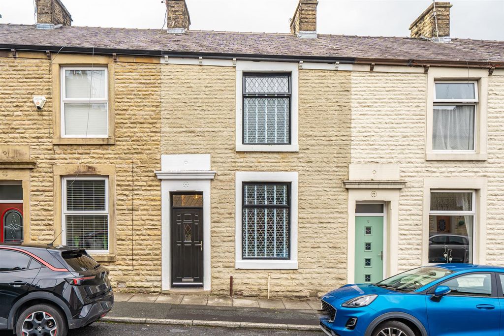 Property photo 1 of 19 Front External