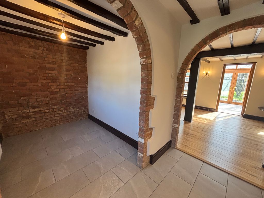 Property photo 3 of 17 Image