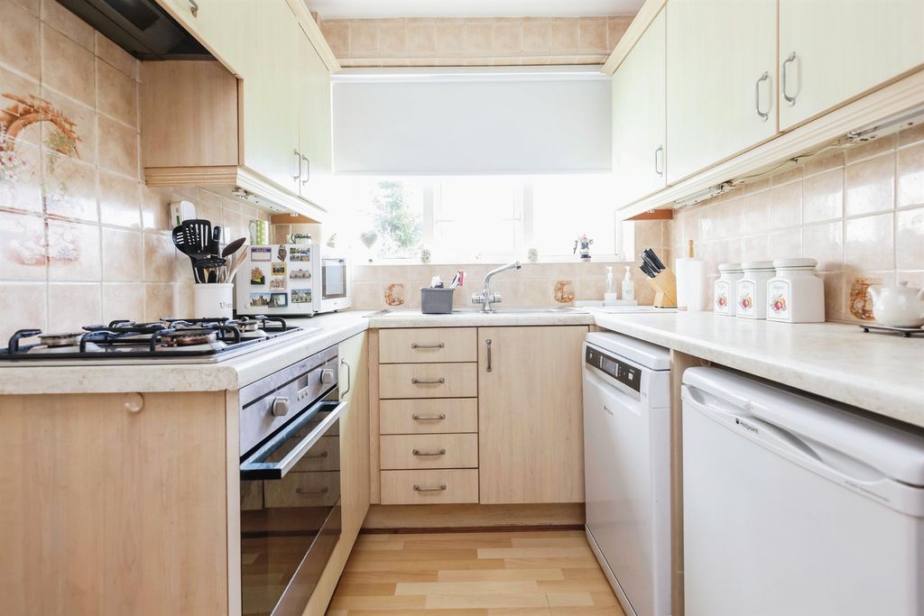 Property photo 2 of 17