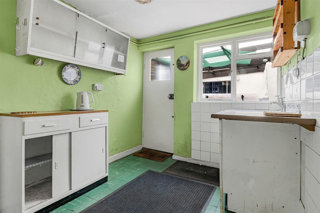 Property photo 2 of 22 18_73161.Jpg