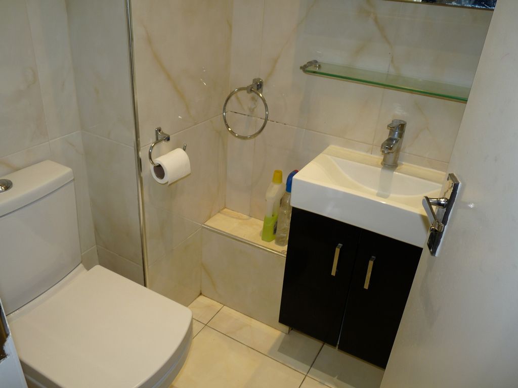 Property photo 3 of 4 Bathroom