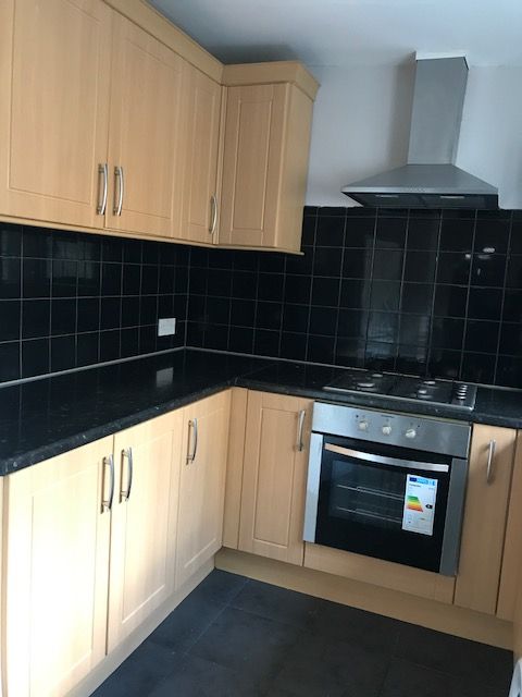 Property photo 2 of 8 Kitchen