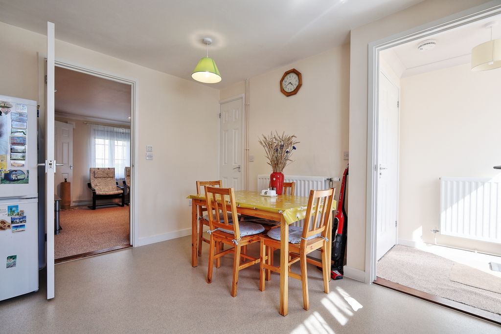 Property photo 3 of 13 4