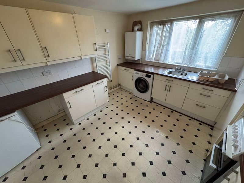 Property photo 2 of 8 Photo 7