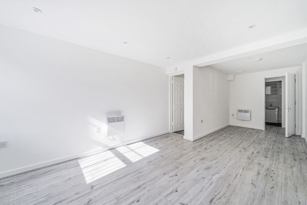 Property photo 3 of 6 1194490 (2)