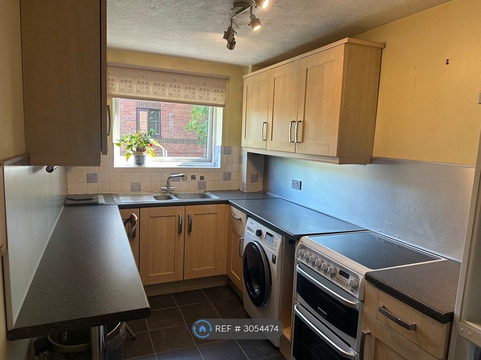 Property photo 1 of 7 Kitchen