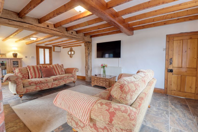 Property photo 3 of 43 Lounge