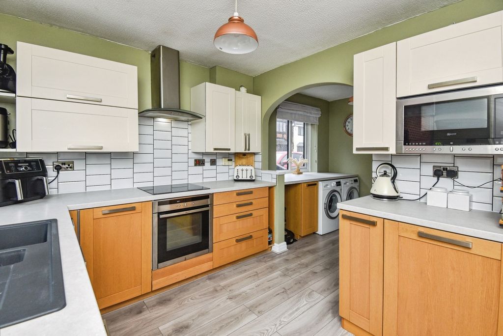 Property photo 3 of 17 Photo