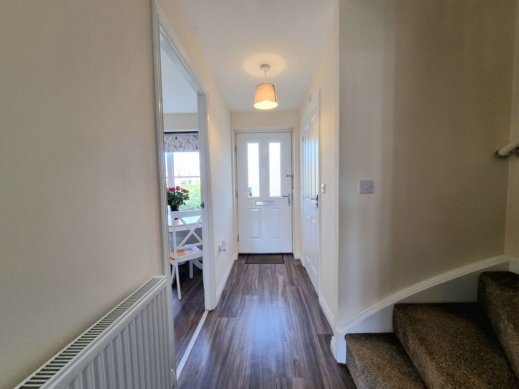 Property photo 3 of 28