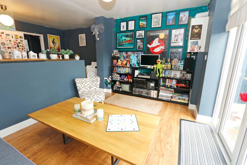 Property photo 3 of 17 4400325