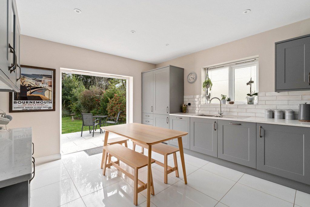 Property photo 3 of 30 Kitchen/Breakfast Rm