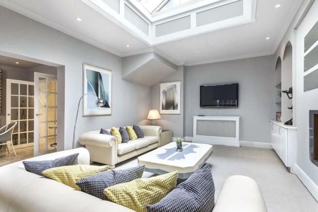 Property photo 3 of 18 5