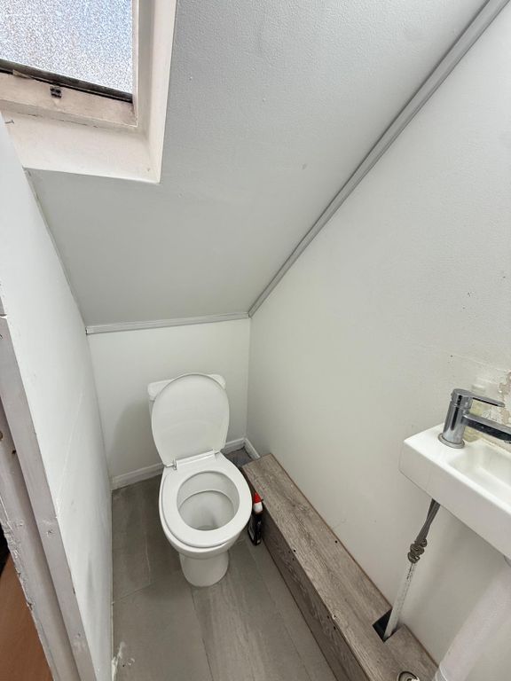 Property photo 3 of 4