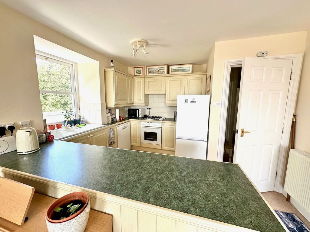 Property photo 3 of 25