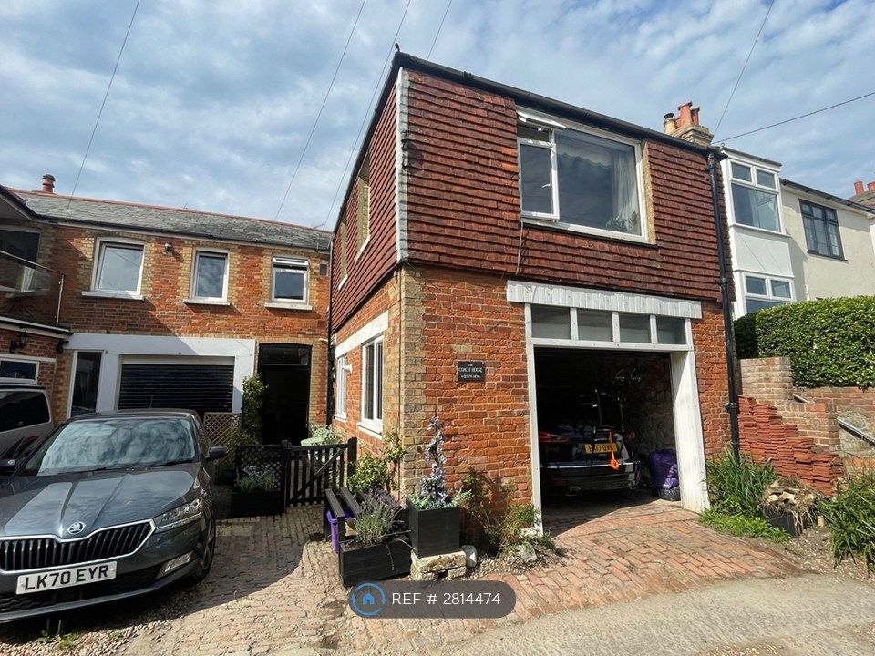 Property photo 2 of 35