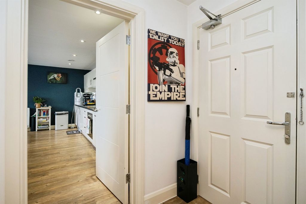 Property photo 2 of 18