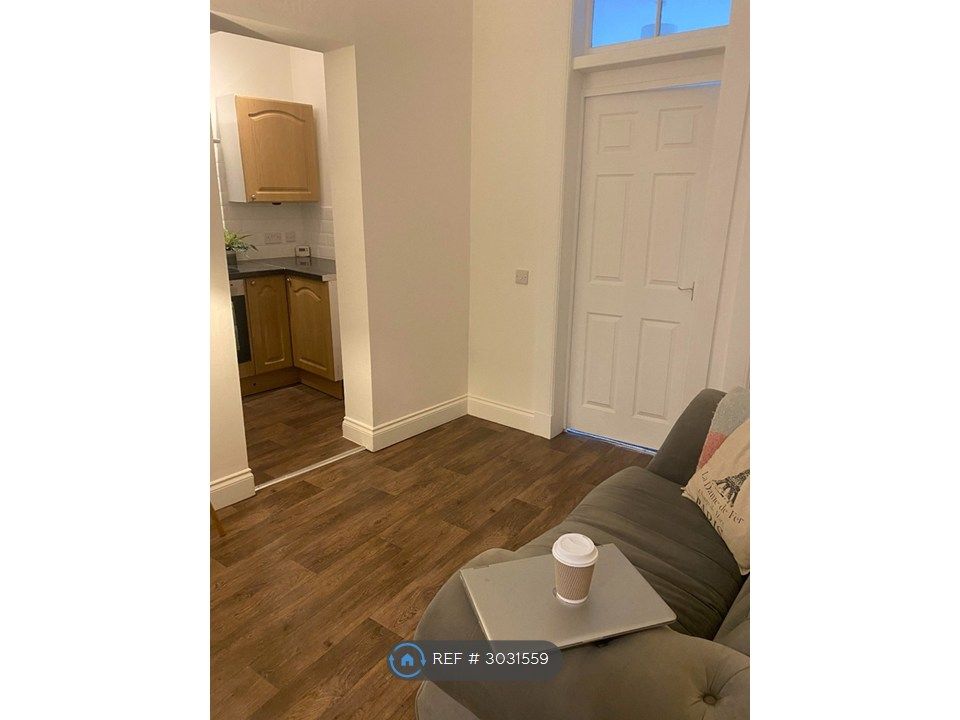 Property photo 3 of 11 Snug And Kitchen