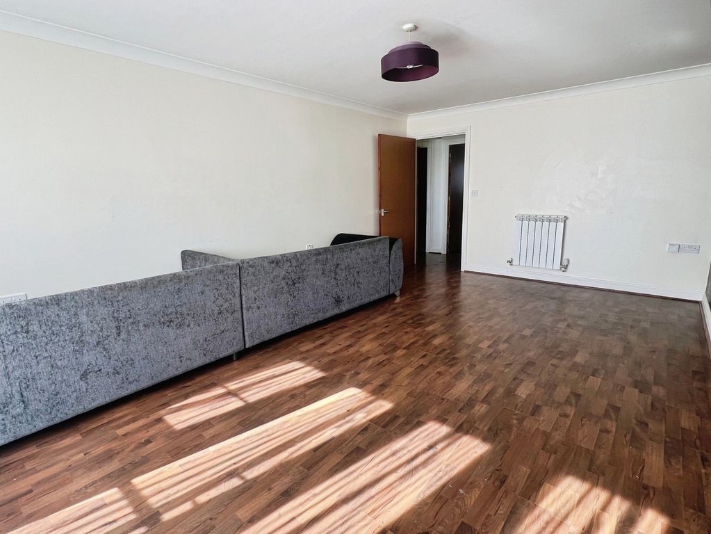 Property photo 3 of 8 Pbox-Img.Jpg