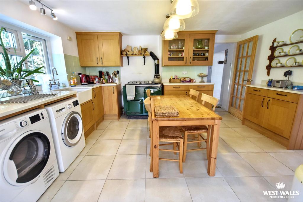 Property photo 2 of 28 32