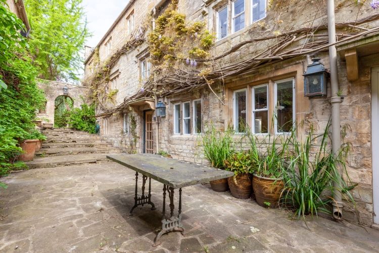 Property photo 1 of 11 253513