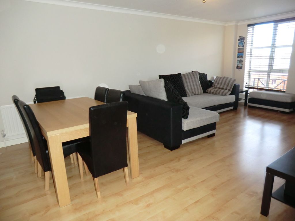 Property photo 2 of 8