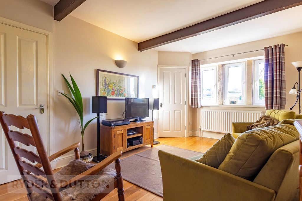 Property photo 1 of 22 Lounge