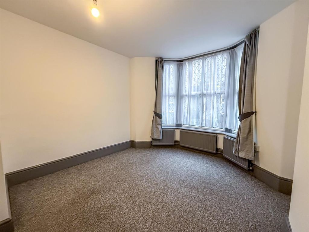 Property photo 3 of 13 Bedroom