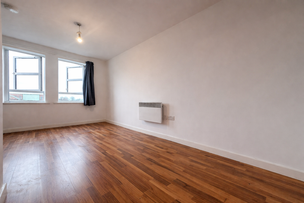 Property photo 3 of 6