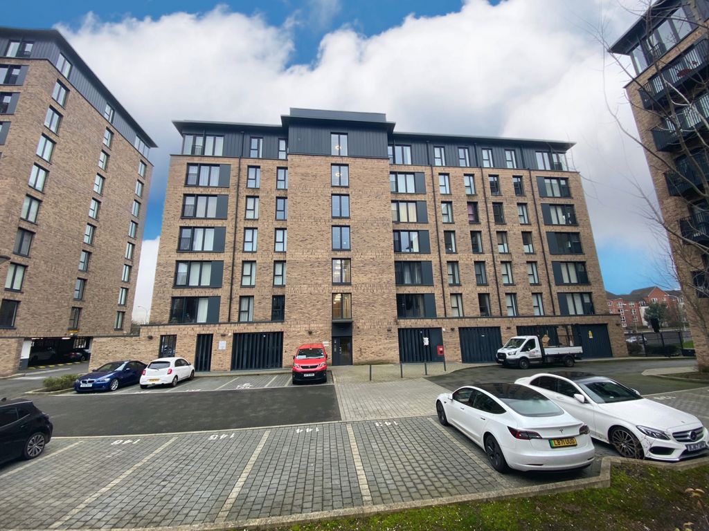 Property photo 1 of 11 Modern City Centre Apartment In Sought After Location