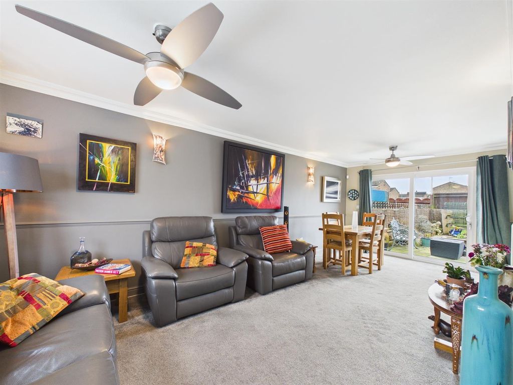 Property photo 3 of 12 Cam02435G0-Pr0164-Still003.Jpg