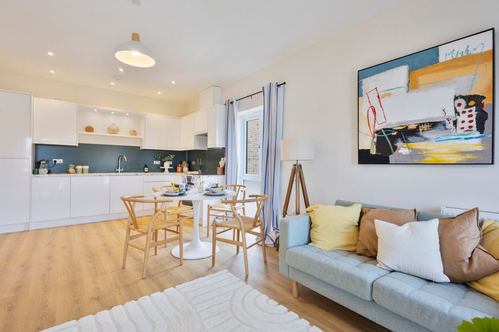 Property photo 1 of 21 Open Plan Living
