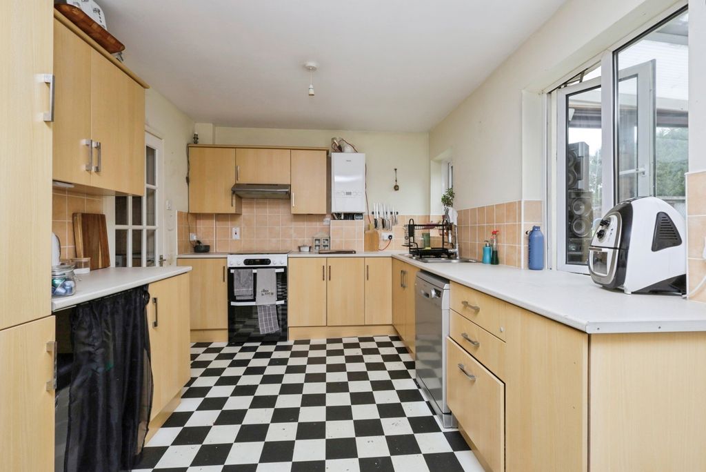Property photo 2 of 17 Photo