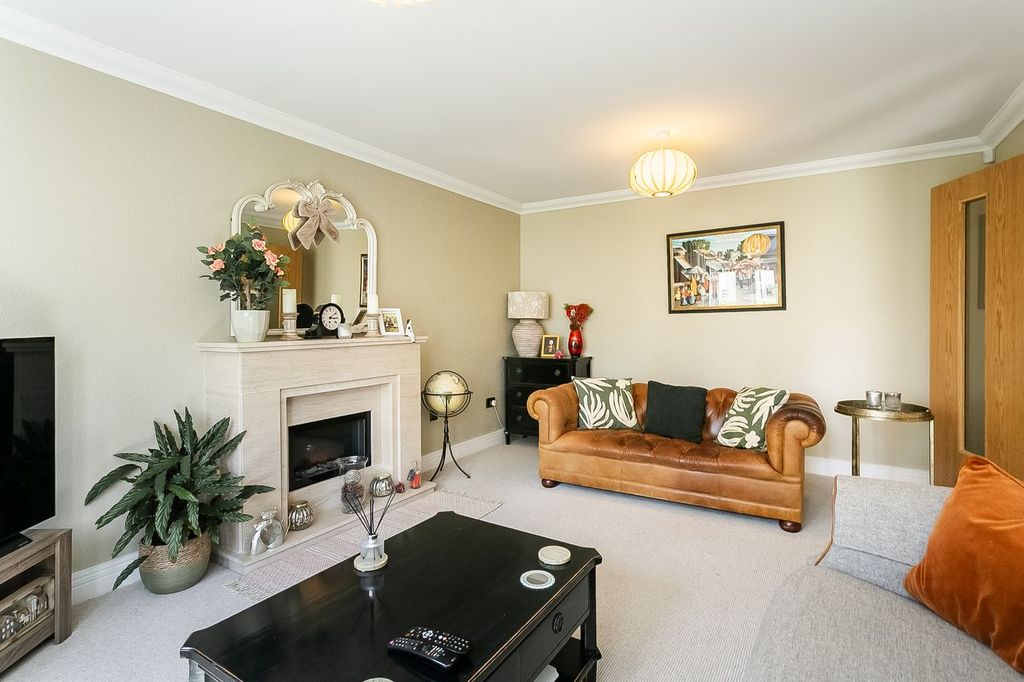 Property photo 3 of 40