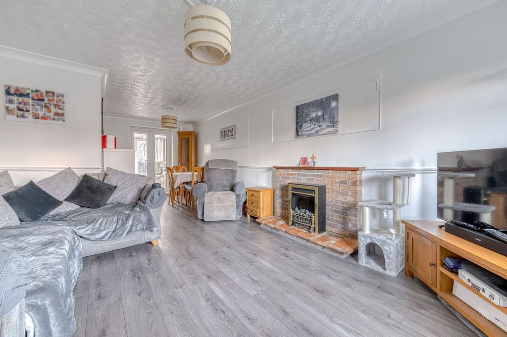 Property photo 2 of 15