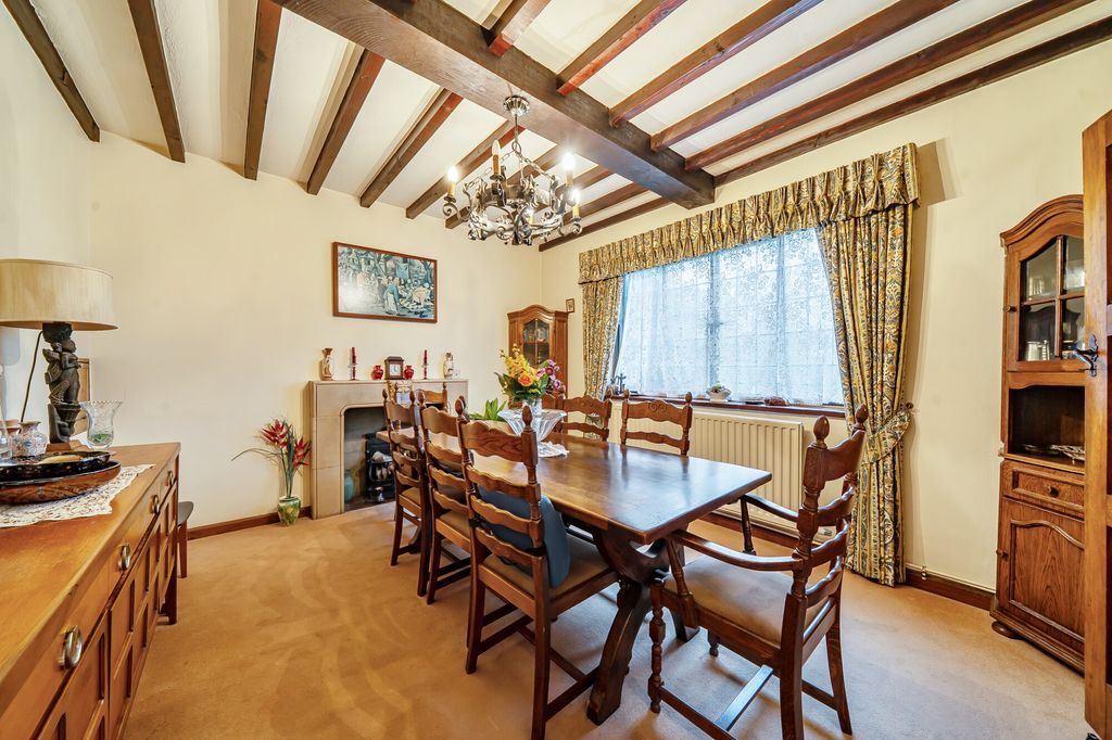Additional image 4 of 5 bed detached house for saleCedar Road, Farnborough GU14