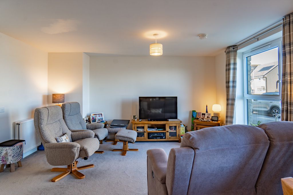Property photo 3 of 31