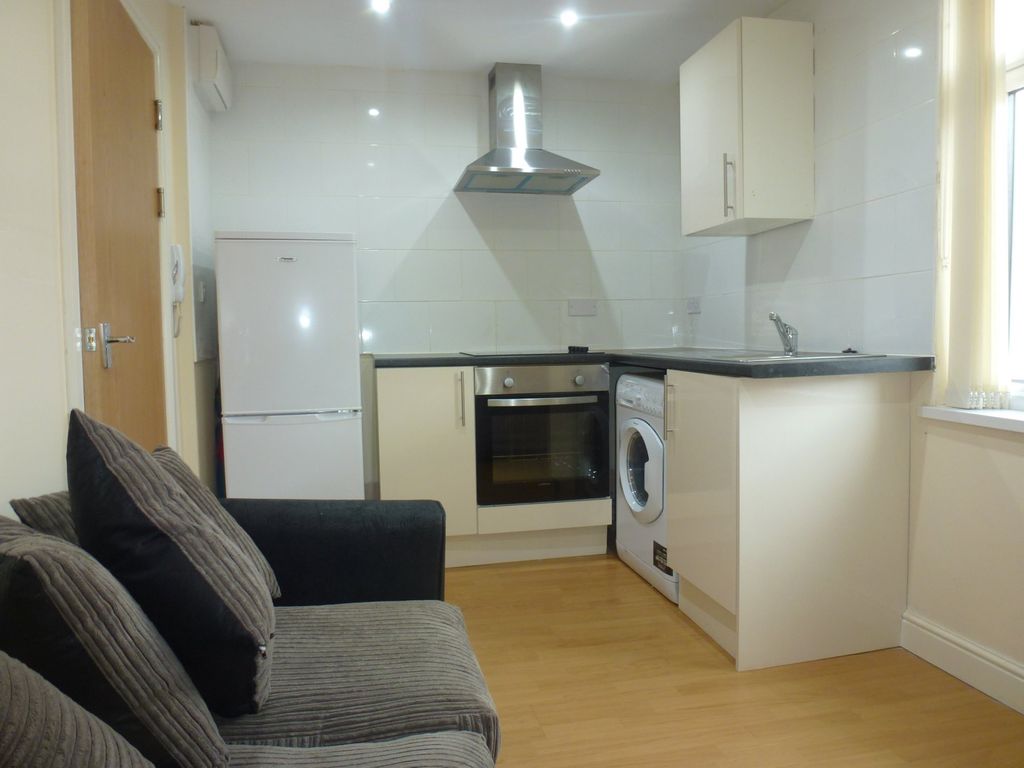 Property photo 1 of 8 1 Bedroom Flat For Rent
