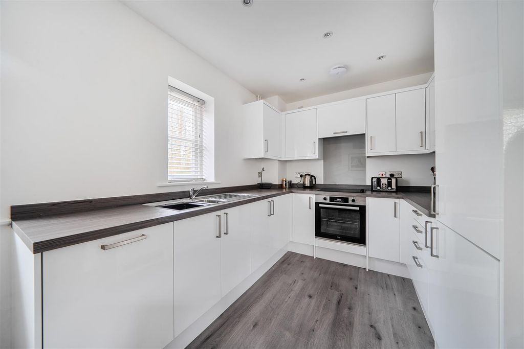 Property photo 3 of 18 1426189-15-69B293Eaee93E.Jpg