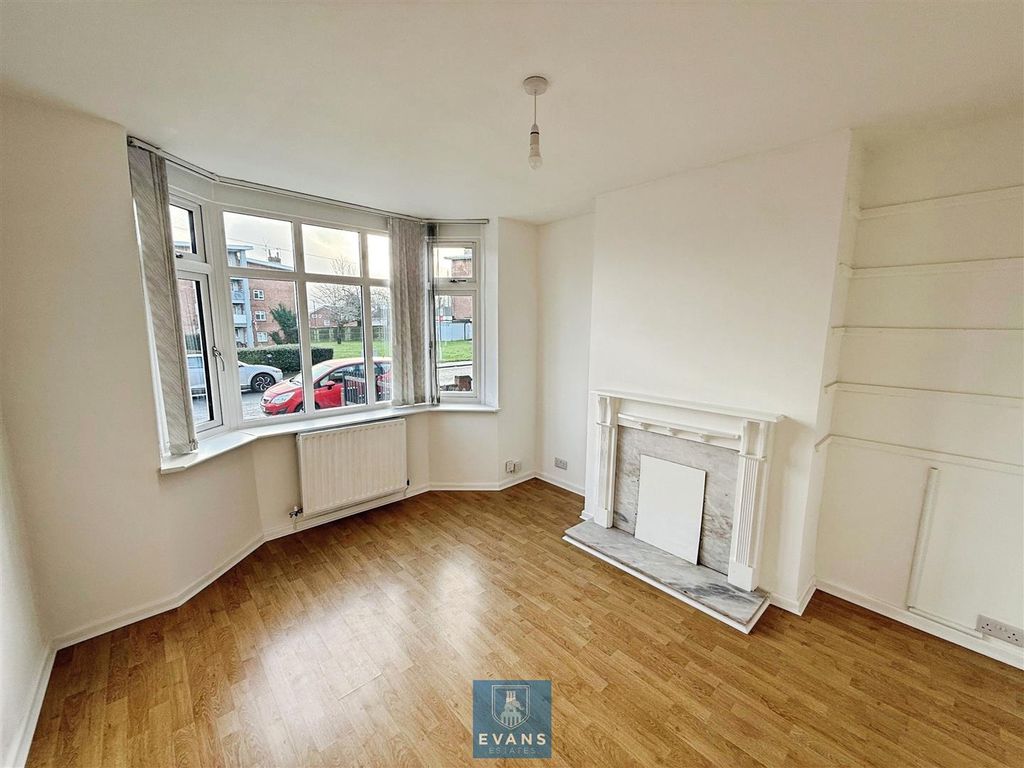 Property photo 3 of 13 Living Room